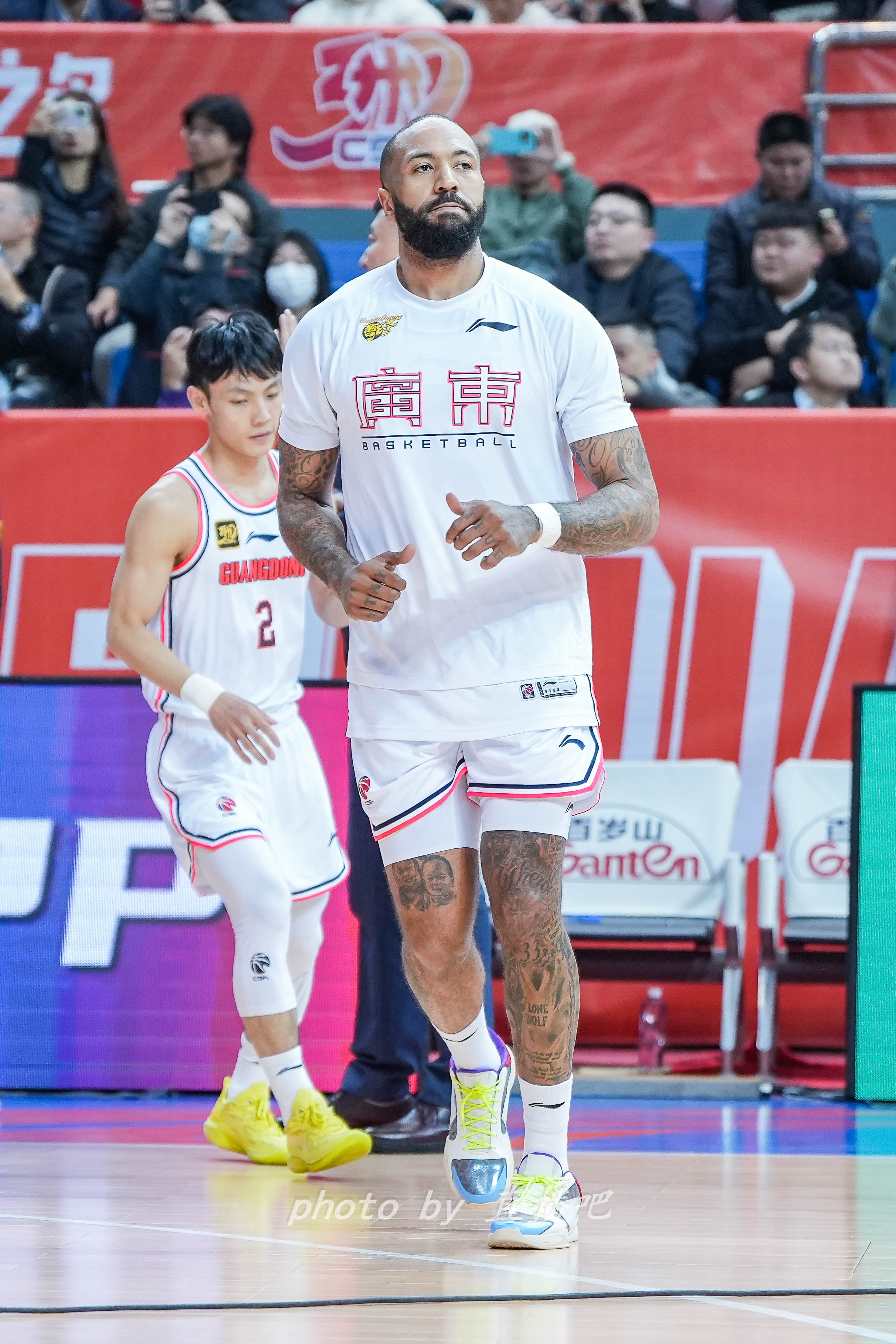  打得不錯！36歲吉倫沃特原本的第三外援卻成廣東男籃的真大腿