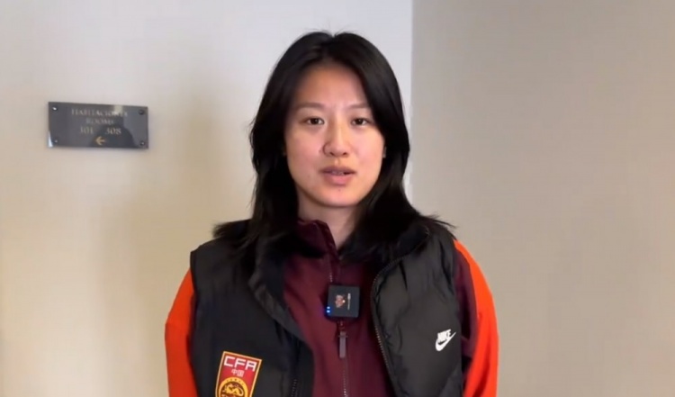  汪琳琳：范迪克是我的偶像和目標，希望變成他那樣全面的中后衛(wèi)