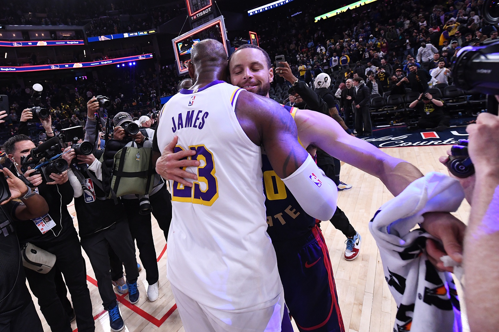  見證傳奇！詹姆斯庫里年滿36歲且同場均砍下35+ NBA歷史首對！