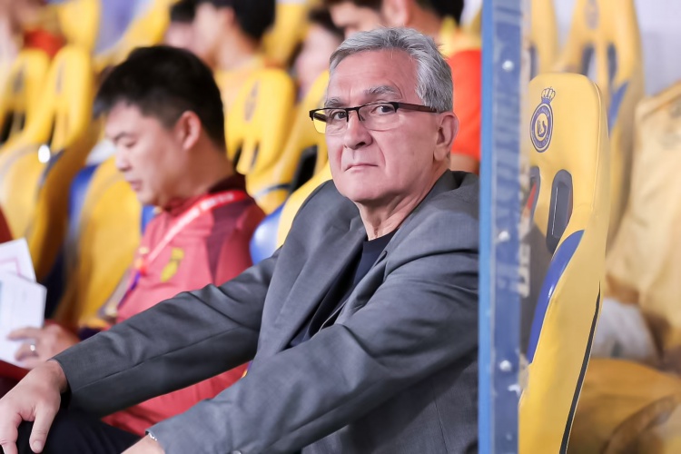  媒體人：國(guó)足變陣4231可能性不大，陣中僅3人能打后腰不夠用